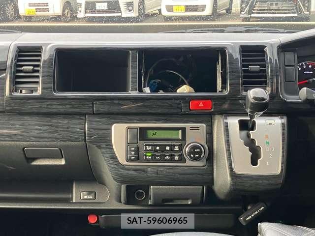 Toyota HIACE WAGON 2015-03 8853884-15