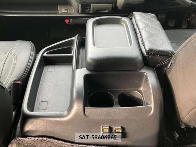 Toyota HIACE WAGON 2015-03 8853884-16
