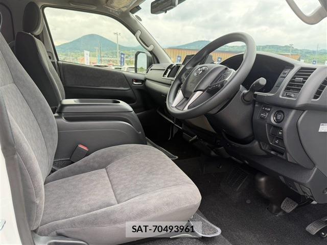 Toyota HIACE WAGON 2026-04 8854201-12