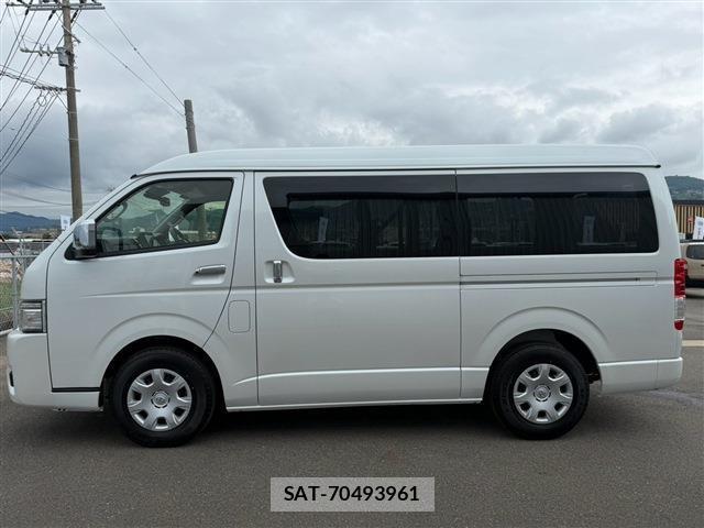 Toyota HIACE WAGON 2026-04 8854201-8