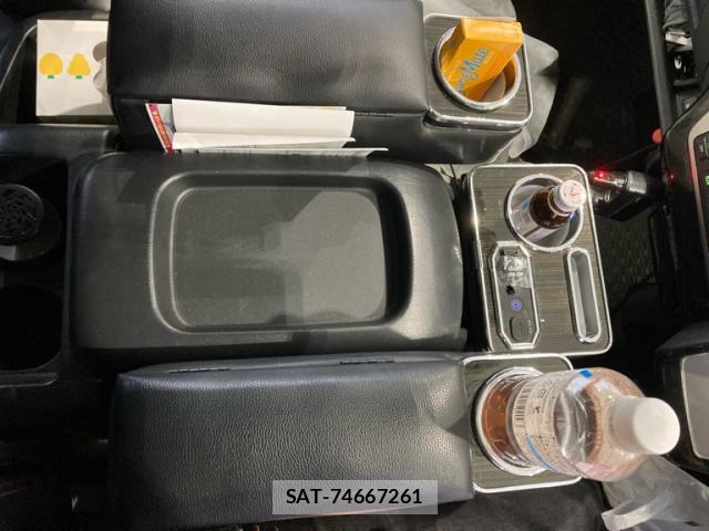 Toyota HIACE WAGON 2020-09 8855955-18