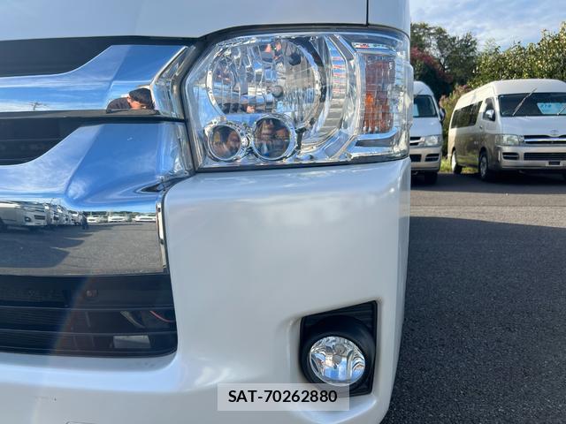 Toyota HIACE WAGON 2017-12 8856538-16