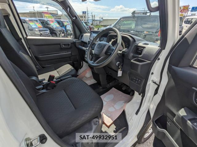 Daihatsu HIJET CARGO 2022-11 8854284-9