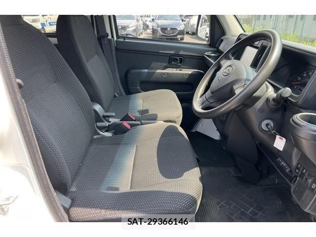 Daihatsu HIJET CARGO 2020-07 8854370-3