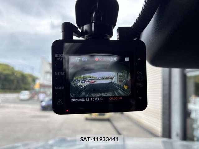 Toyota HILUX 2024-09 8854210-7