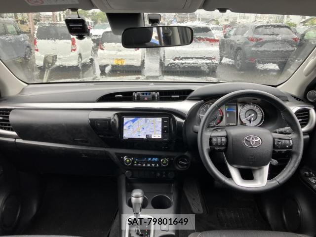 Toyota HILUX 2021-08 8854622-3