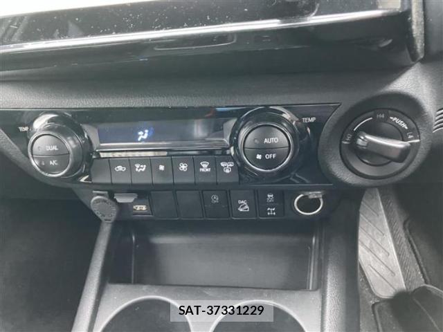 Toyota HILUX 2023-12 8855049-11