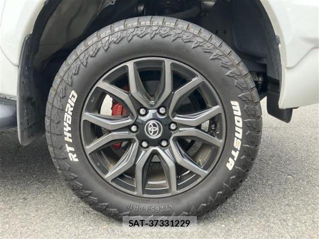 Toyota HILUX 2023-12 8855049-17
