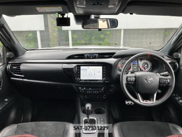 Toyota HILUX 2023-12 8855049-3