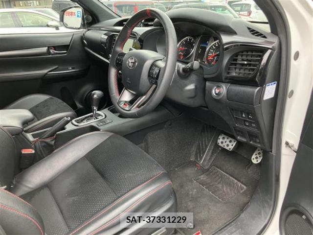 Toyota HILUX 2023-12 8855049-4