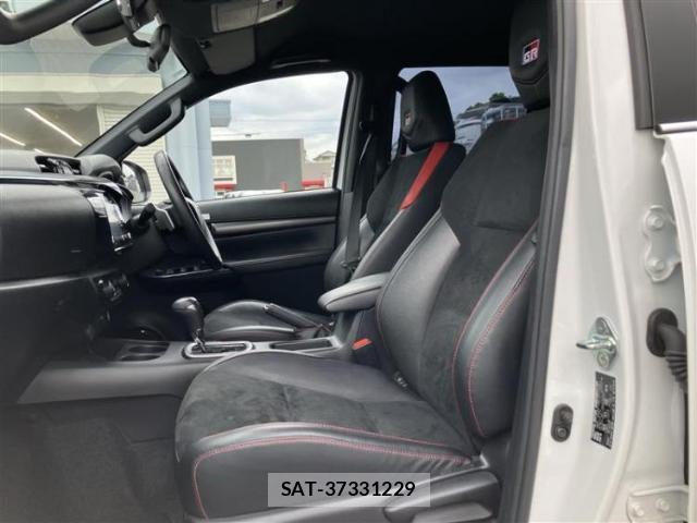 Toyota HILUX 2023-12 8855049-5