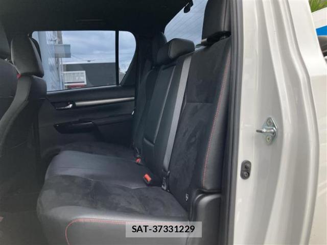 Toyota HILUX 2023-12 8855049-6