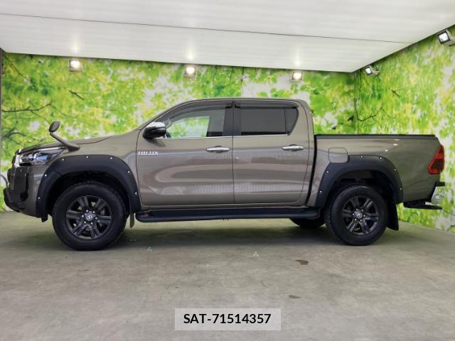 Toyota HILUX 2022-02 8855249-1