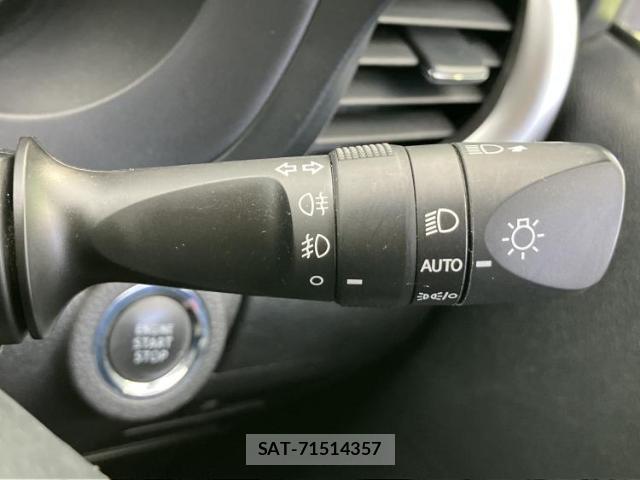 Toyota HILUX 2022-02 8855249-15