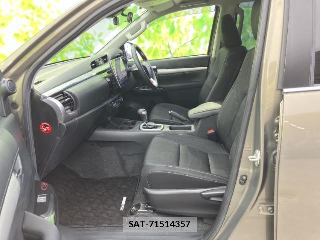 Toyota HILUX 2022-02 8855249-6