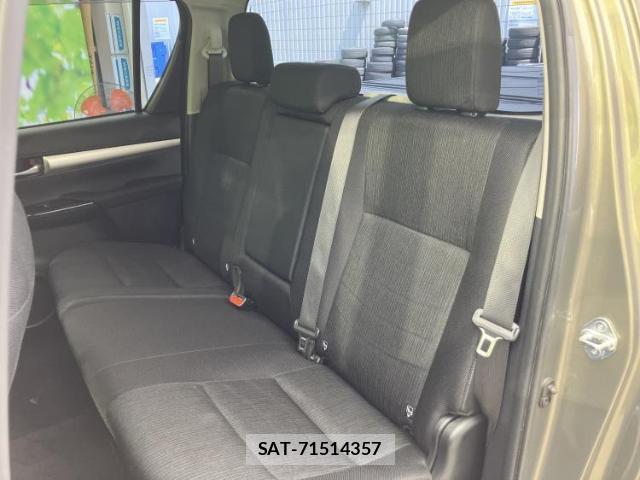 Toyota HILUX 2022-02 8855249-7
