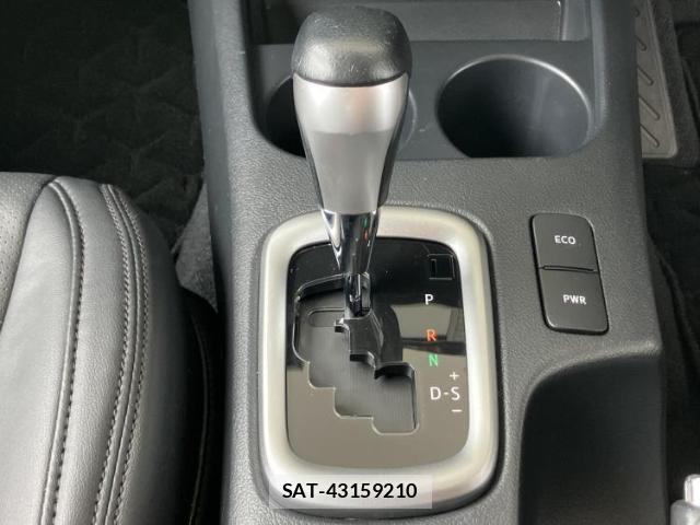 Toyota HILUX 2022-09 8857016-15