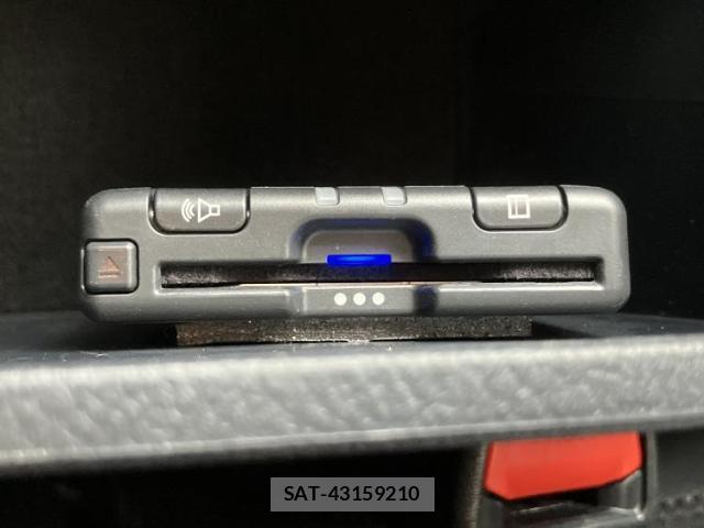 Toyota HILUX 2022-09 8857016-16