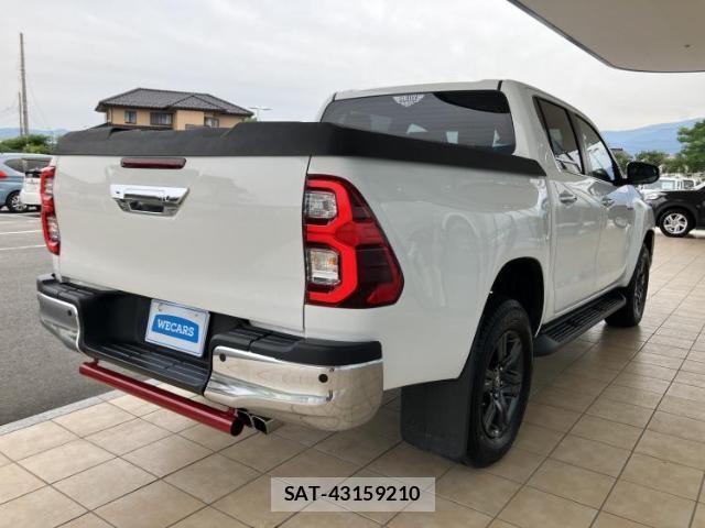 Toyota HILUX 2022-09 8857016-2