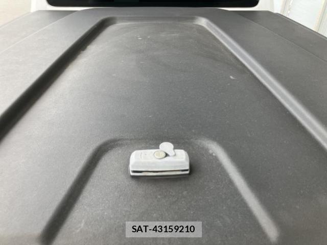 Toyota HILUX 2022-09 8857016-7