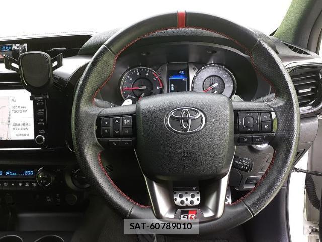 Toyota HILUX 2022-09 8857051-12