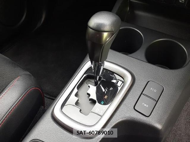 Toyota HILUX 2022-09 8857051-15