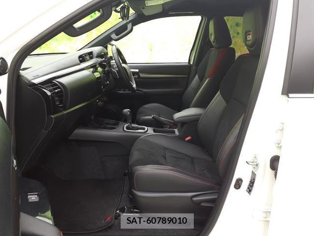 Toyota HILUX 2022-09 8857051-5