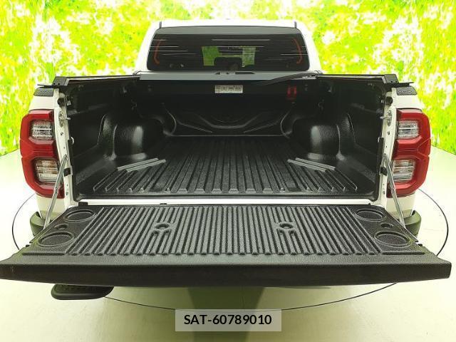 Toyota HILUX 2022-09 8857051-7