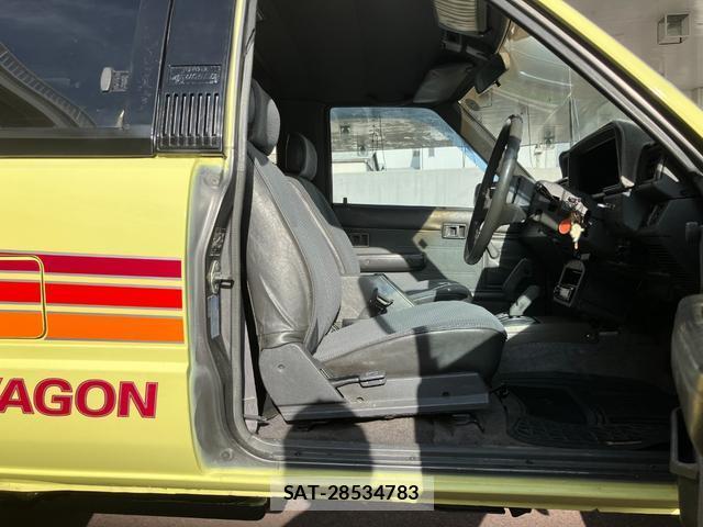 Toyota HILUX SURF 1988-08 8855506-18