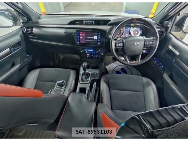 Toyota HILUX 2023-03 8854005-2