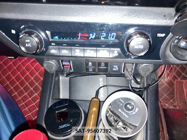 Toyota HILUX 2021-03 8854523-14