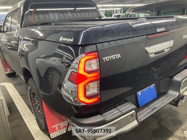 Toyota HILUX 2021-03 8854523-2