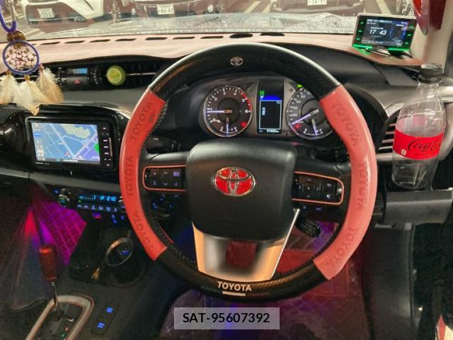 Toyota HILUX 2021-03 8854523-4