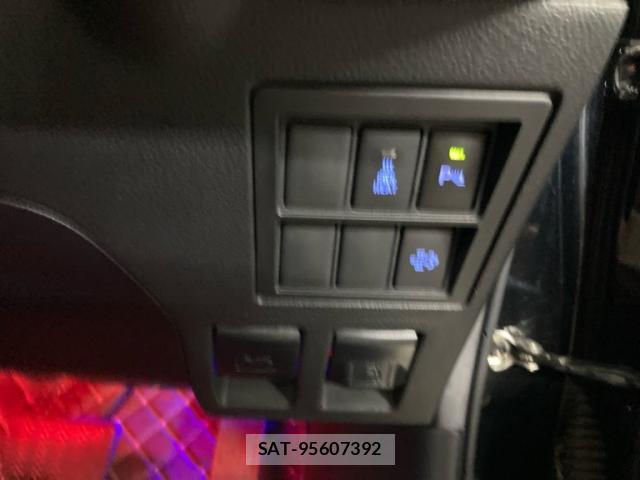 Toyota HILUX 2021-03 8854523-7