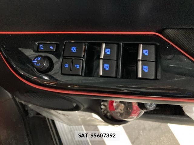 Toyota HILUX 2021-03 8854523-9