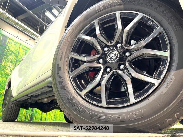 Toyota HILUX 2023-04 8854570-12