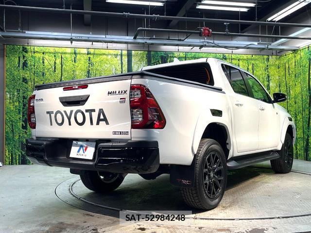 Toyota HILUX 2023-04 8854570-16