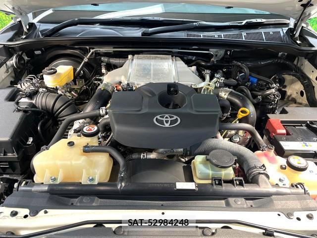 Toyota HILUX 2023-04 8854570-17