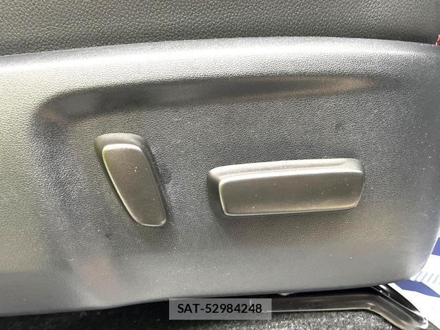 Toyota HILUX 2023-04 8854570-5