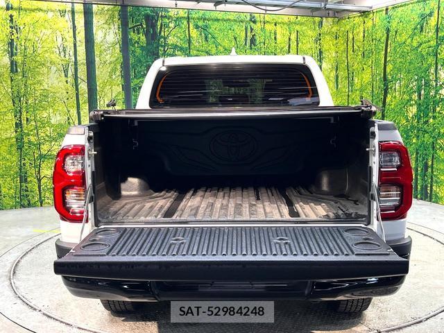 Toyota HILUX 2023-04 8854570-9