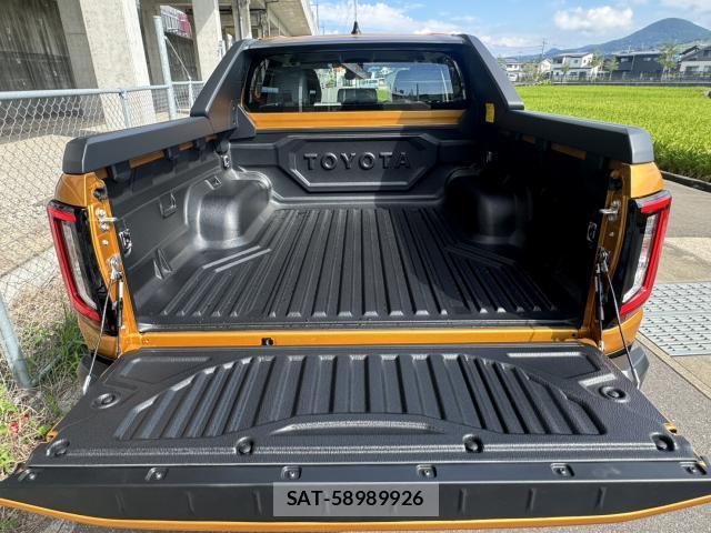 Toyota HILUX 2026-09 8854608-2