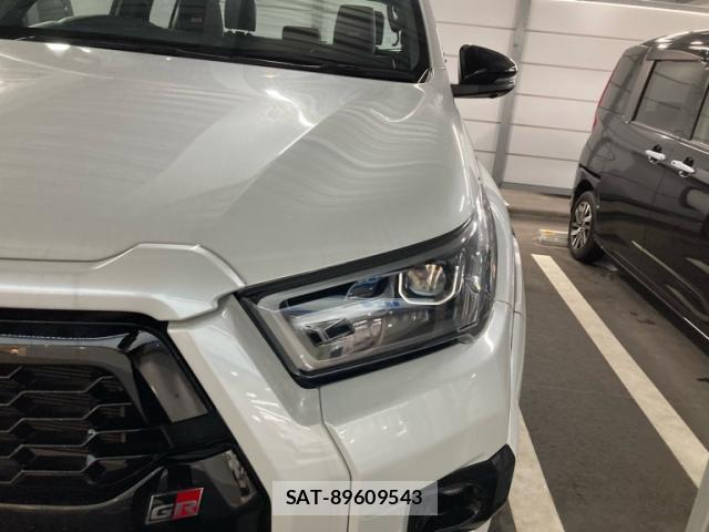 Toyota HILUX 2024-01 8855205-2