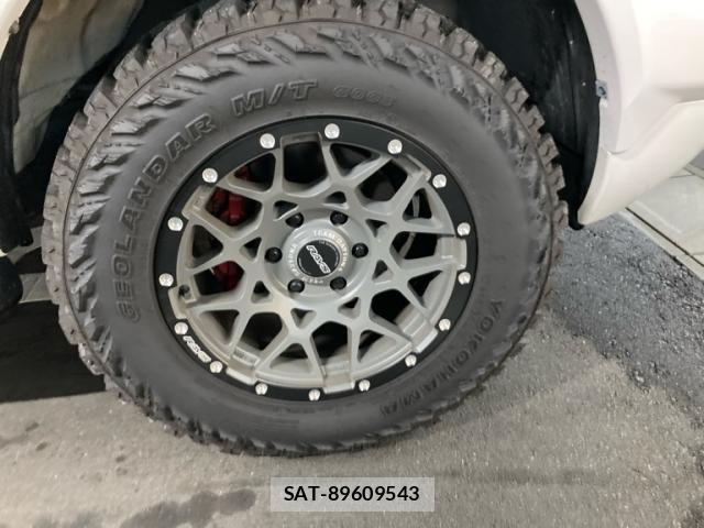 Toyota HILUX 2024-01 8855205-3