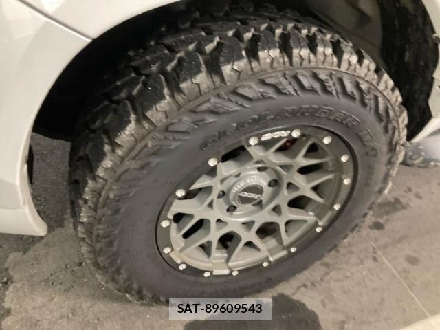 Toyota HILUX 2024-01 8855205-4