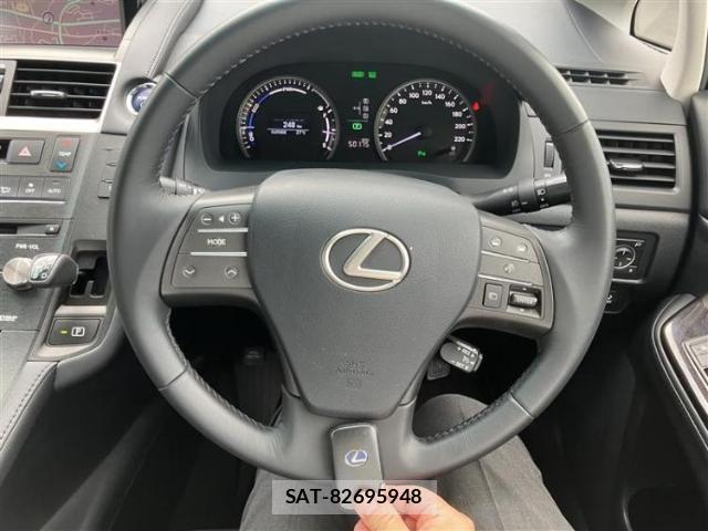 Lexus HS 2015-08 8853965-17