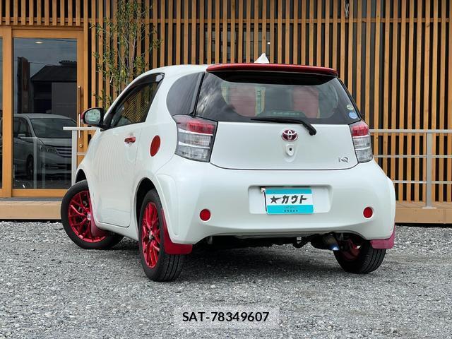 Toyota IQ 2010-01 8856073-1