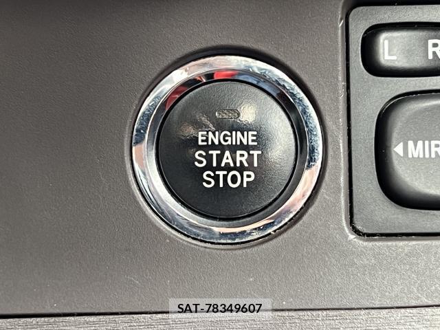 Toyota IQ 2010-01 8856073-10