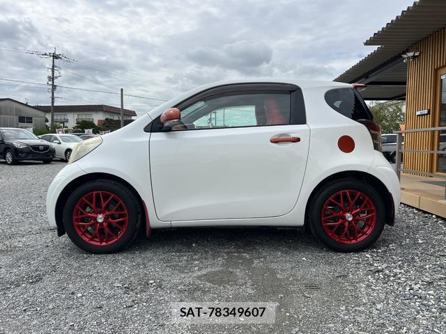 Toyota IQ 2010-01 8856073-17