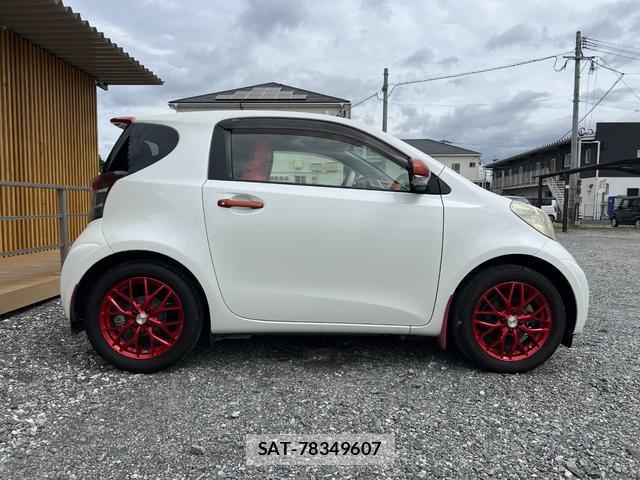 Toyota IQ 2010-01 8856073-3