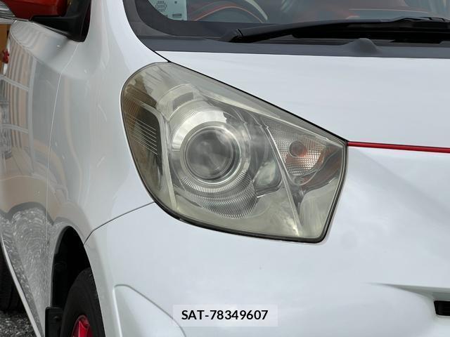 Toyota IQ 2010-01 8856073-4